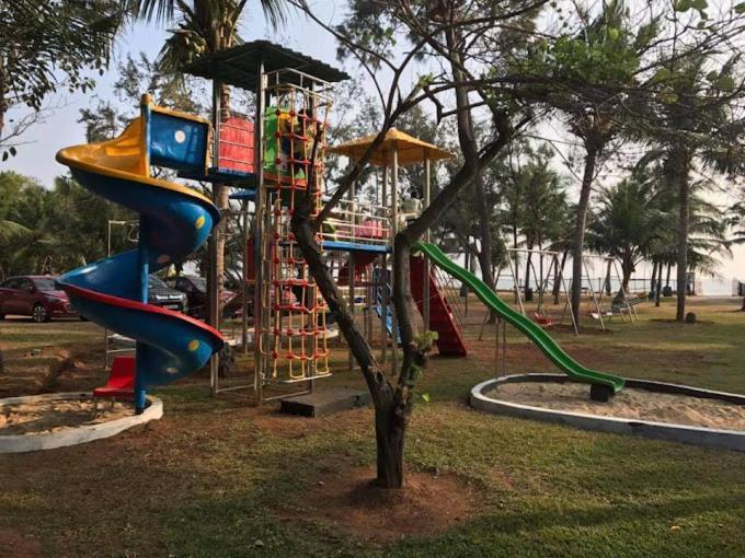 Sea Breeze Beach Resort Mamallapuram Exterior foto